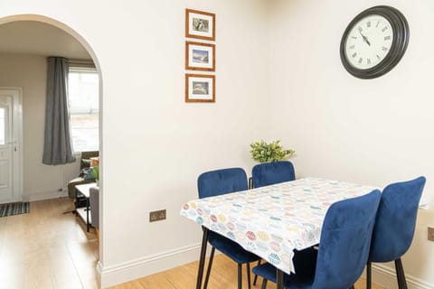 East Street, Town Centre, 2 Bedrooms Condo in Tewkesbury