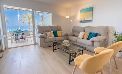 Balcony/Terrace, Living room, Sea view