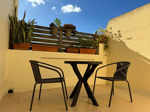 Private One Bedroom Apartment close to Airport in Luqa Appartement in Malta