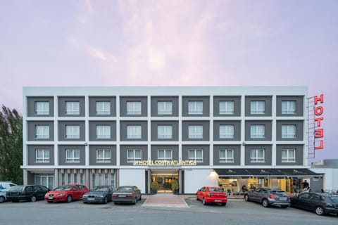 Property building, Facade/entrance, Parking