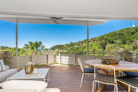 Day, Natural landscape, Balcony/Terrace, Seating area, Mountain view