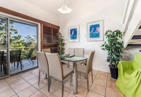 Unit 9 Viewcrest 3 Bedroom 24 Viewland Drive Apartment in Noosa Heads