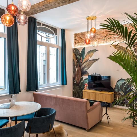 TV and multimedia, Living room, Seating area