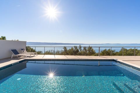 Balcony/Terrace, Swimming pool