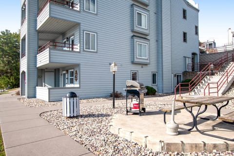LightHouse Cove #208 Apartment in Lake Delton