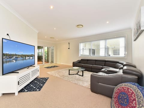 Coal Point Absolute Waterfront House in Lake Macquarie