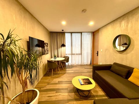 Communal lounge/ TV room, TV and multimedia, Living room