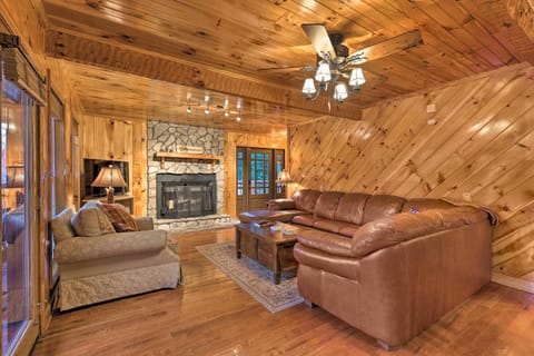 Chic 3 Bears Cabin on Watauga Lake with Kayaks Haus in Watauga Lake