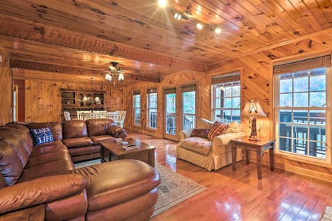 Chic 3 Bears Cabin on Watauga Lake with Kayaks Haus in Watauga Lake