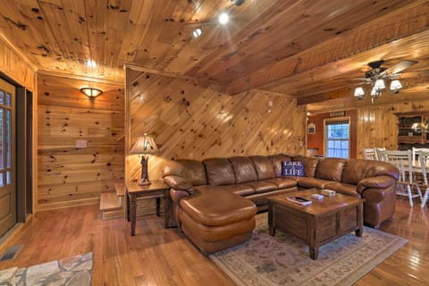 Chic 3 Bears Cabin on Watauga Lake with Kayaks Haus in Watauga Lake