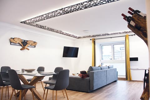 Living room, Dining area