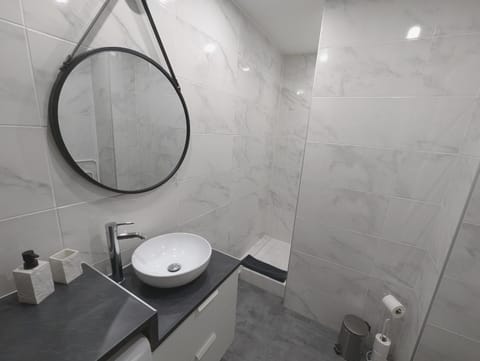 Appartement chic et cosy au pied du village Apartment in Provence-Alpes-Côte d'Azur