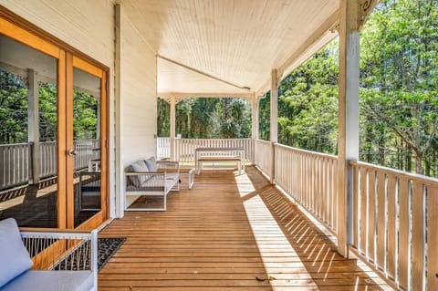 Blokhus, a stunning retreat in the treetops Casa in Bandon Grove