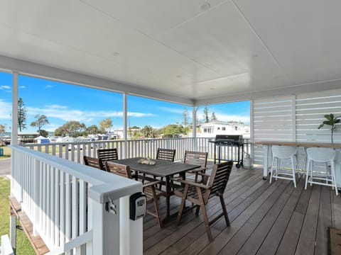 BBQ facilities, Balcony/Terrace, Seating area, Sea view