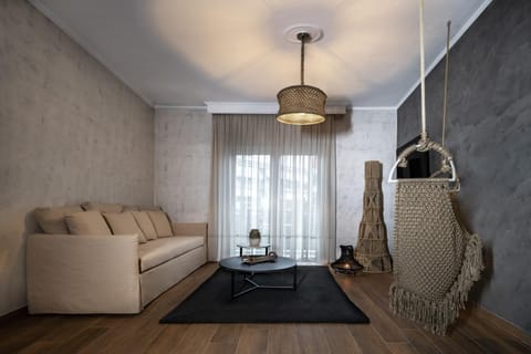 Macrame Luxury Suites Condo in Trikala