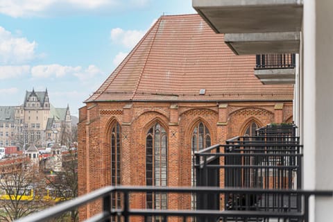 Nearby landmark, Neighbourhood, Balcony/Terrace