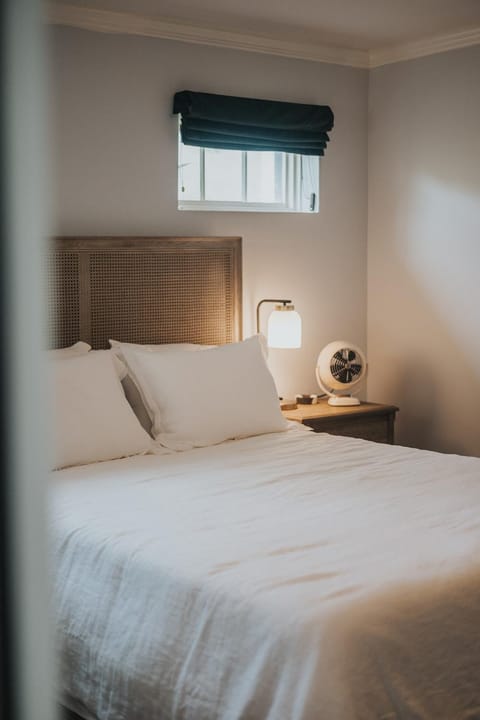 Bed, Garden, Garden view