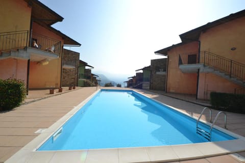 Property building, Day, Swimming pool, Sunrise