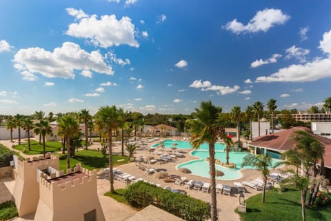 Bird's eye view, Pool view