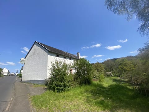 Property building, Neighbourhood, Natural landscape, Mountain view