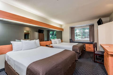 Microtel Inn & Suites by Wyndham Bethel/Danbury Hotel in Bethel
