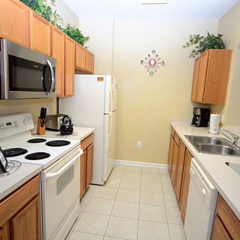 Kitchen or kitchenette, kitchen