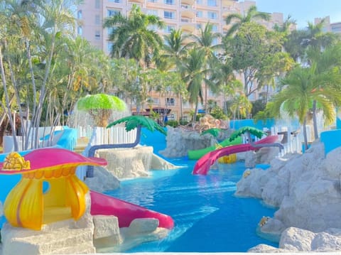 Aqua park, Swimming pool