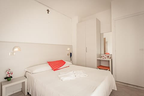 HOTEL TRE ROSE Hotel in Riccione