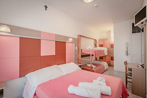 HOTEL TRE ROSE Hotel in Riccione