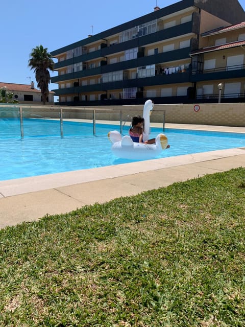 Swimming pool, children