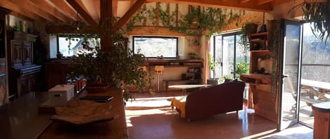 Maison atypique et chaleureuse dans la nature House in Occitanie