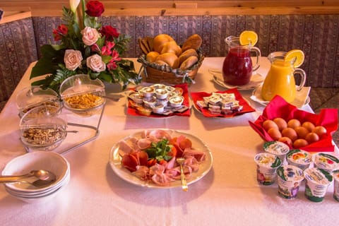 GARNI AQUILA Bed and Breakfast in Corvara