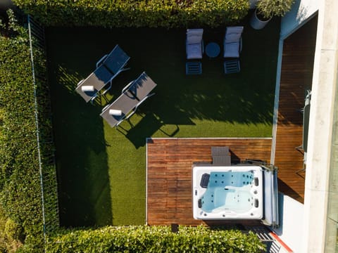 Hot Tub, Balcony/Terrace