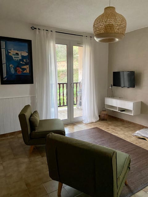 Studio lumineux en bordure de verdon Apartment in Gréoux-les-Bains