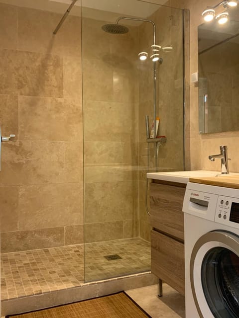 Studio lumineux en bordure de verdon Apartment in Gréoux-les-Bains