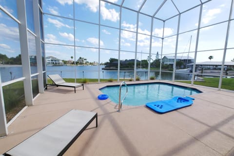 Seascape - Whole House 360 water views, heated/screen pool, gulf Casa in Hernando Beach