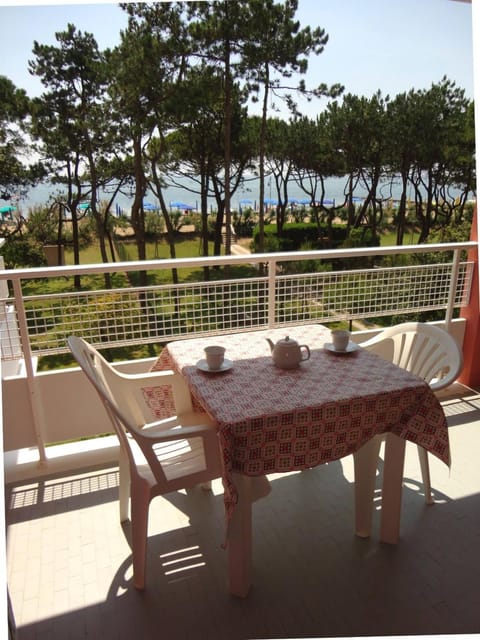 View (from property/room), Balcony/Terrace, furniture