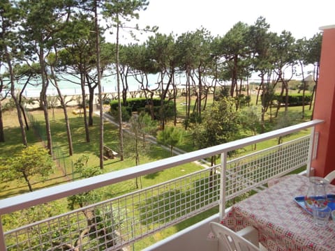 View (from property/room), Balcony/Terrace, furniture