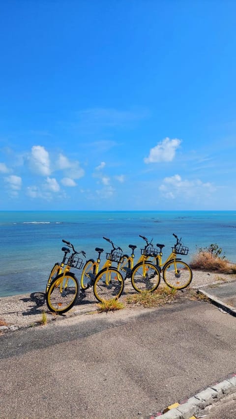 Nearby landmark, Day, Natural landscape, Activities, Beach, Cycling, Sea view