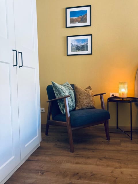 Seating area, Bedroom