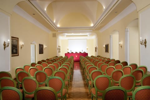 Meeting/conference room