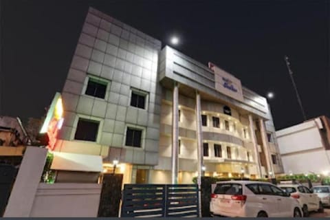 SHELTER HOTEL Hotel in Lucknow