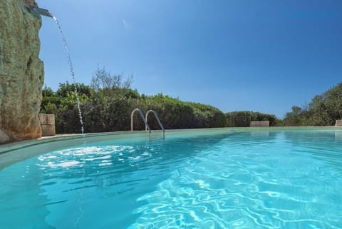 Villa Turner with pool, private parking, air conditioning, 5 bedrooms and 4 bathrooms Villa in Sardinia