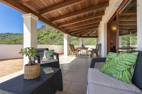 Villa Turner with pool, private parking, air conditioning, 5 bedrooms and 4 bathrooms Villa in Sardinia