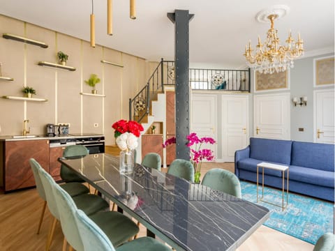 Kitchen or kitchenette, Living room, Dining area