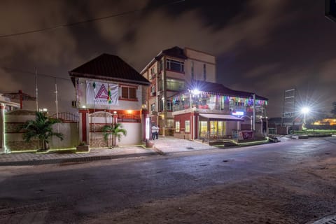 Property building, Facade/entrance, Neighbourhood