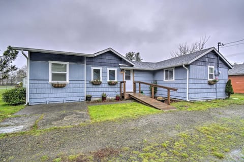 Ocean-Themed Westport Home Bike to Ocean! House in Westport