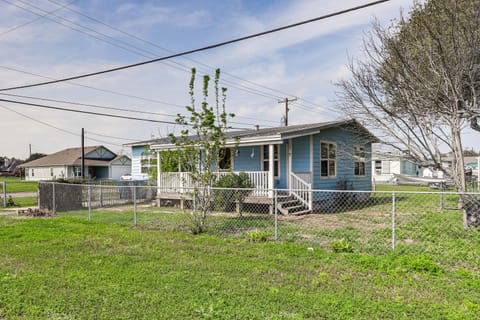 Cozy Texas Cottage Less Than 2 Mi to Rockport Beach! House in Rockport