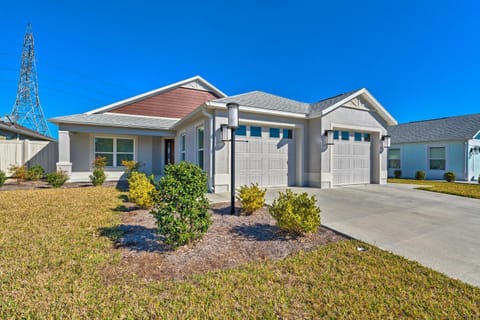 Wildwood Home with Pool and Grill, Near Golfing House in Wildwood