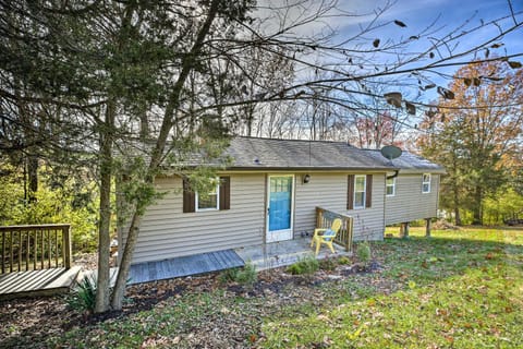 Sunny Hill Cottage Dry Ridge Escape with Deck! Maison in Williamstown